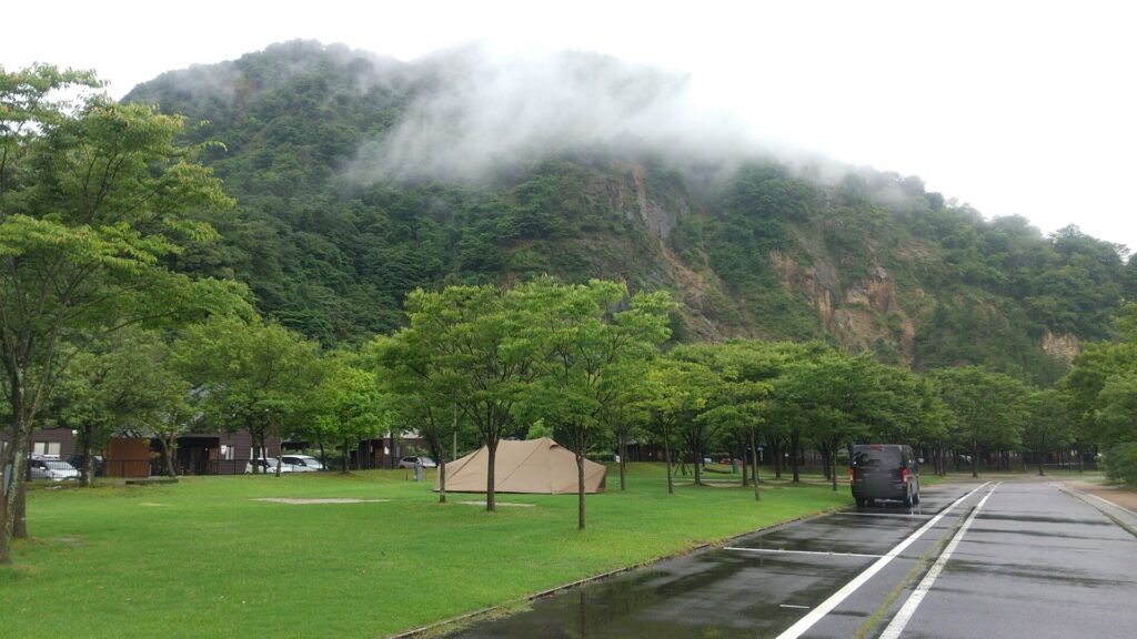 三重 いなべ キャンプ場 青川峡キャンピングパーク テントサイト