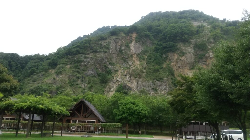 三重 いなべ キャンプ場 青川峡キャンピングパーク 山側