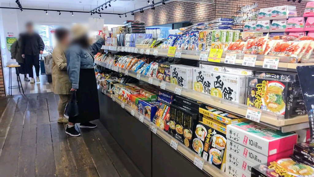 北海道 函館 ベイエリア 市場 海鮮 お土産 フードコート はこだて海鮮市場 いかいか亭バリアフリー 障害者 車椅子