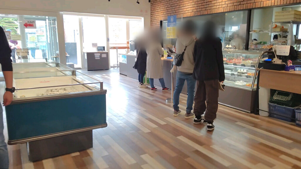 北海道 函館 ベイエリア 市場 海鮮 お土産 フードコート はこだて海鮮市場 いかいか亭バリアフリー 障害者 車椅子
