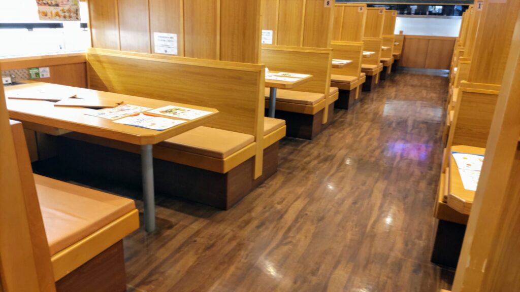 愛知 名古屋 寿司 くら寿司  本陣店 障害者 バリアフリー 車椅子