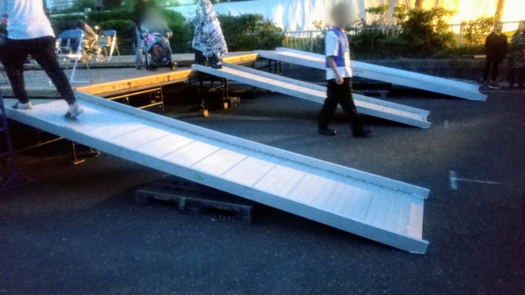 愛知 名古屋 ガーデン埠頭 花火 名港水上芸術花火 障害者 バリアフリー 車椅子