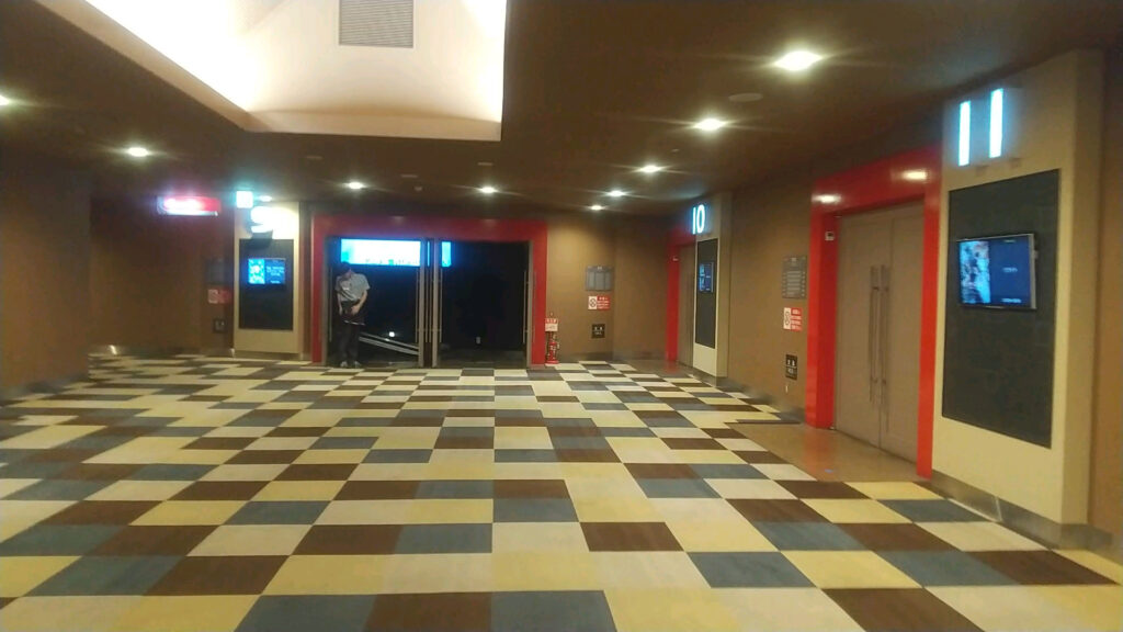 愛知 名古屋 中川コロナ シネマ 映画 アニメ 小林さんちのメイドラゴン さみしがりやの竜 障害者 バリアフリー 車椅子