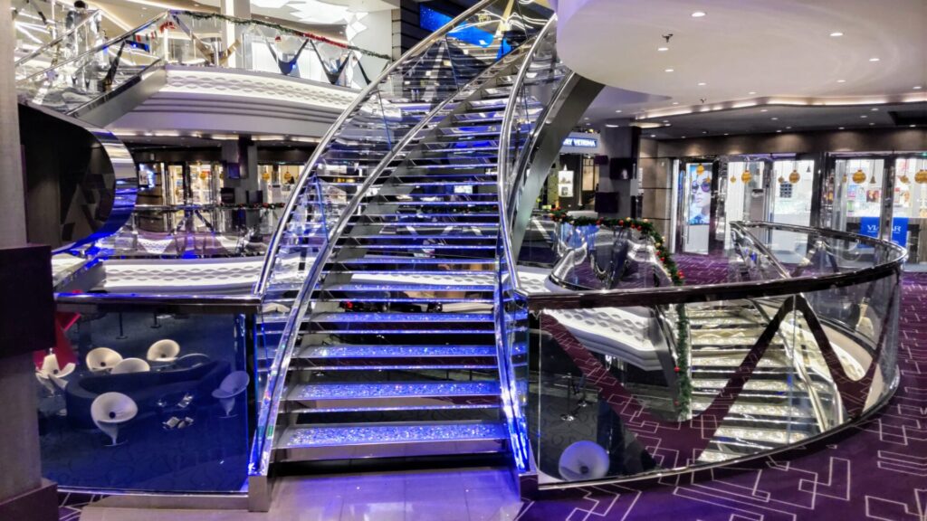 クルーズ 客船 MSC ベリッシマ 沖縄 台湾 障害者 バリアフリー 車椅子