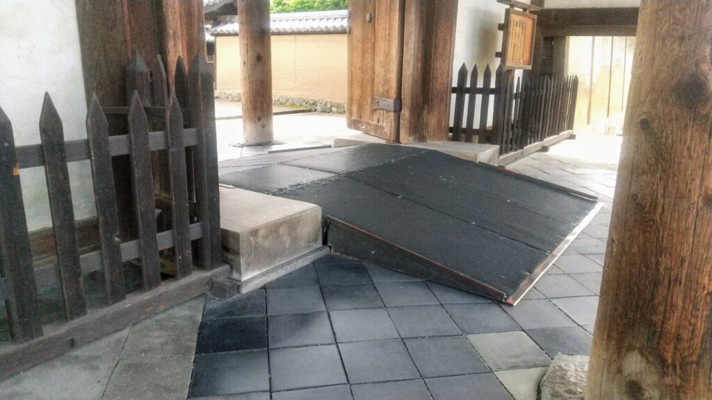 奈良 斑鳩 奈良市 寺院 法隆寺 薬師寺 唐招提寺 世界遺産 障害者 バリアフリー 車椅子