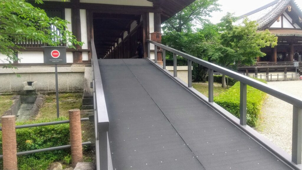 奈良 斑鳩 奈良市 寺院 法隆寺 薬師寺 唐招提寺 世界遺産 障害者 バリアフリー 車椅子