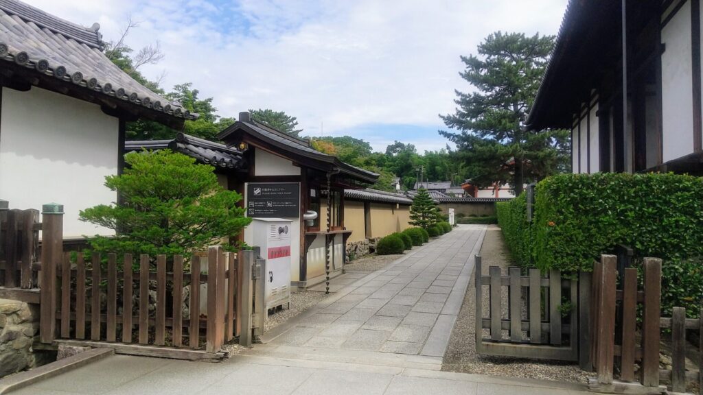 奈良 斑鳩 奈良市 寺院 法隆寺 薬師寺 唐招提寺 世界遺産 障害者 バリアフリー 車椅子