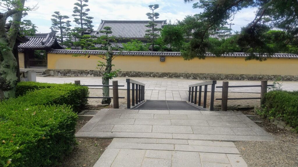 奈良 斑鳩 奈良市 寺院 法隆寺 薬師寺 唐招提寺 世界遺産 障害者 バリアフリー 車椅子